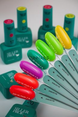 Siller Easy Gel 17, 8 мл &mdash; однофазний гель-лак для нігтів 3-в-1